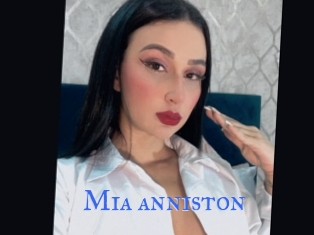 Mia_anniston